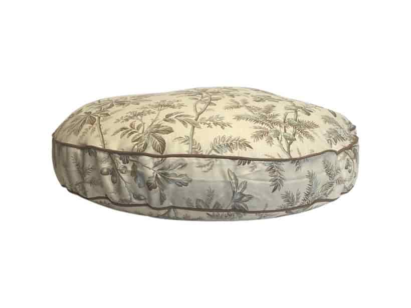 Round dog bed clearance insert